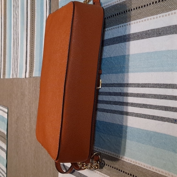 MICHEAL KORS CROSS BODY BAG - Picture 3 of 6